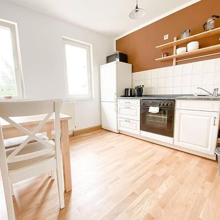 Schoene Ferienwohnung Mit Blick Ueber Stadtwald Leipzig Exterior foto