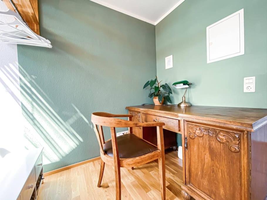 Schoene Ferienwohnung Mit Blick Ueber Stadtwald Leipzig Exterior foto