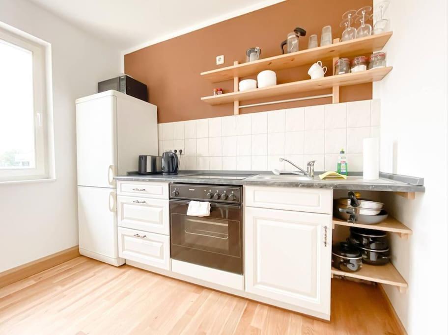 Schoene Ferienwohnung Mit Blick Ueber Stadtwald Leipzig Exterior foto